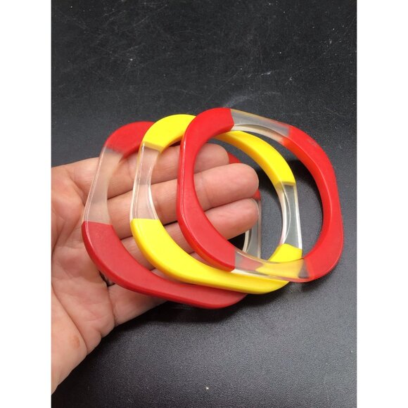 Lucite Plastic Bangles Set of 3 Red and Yellow Retro Funky Square Bracelets - Picture 4 of 5